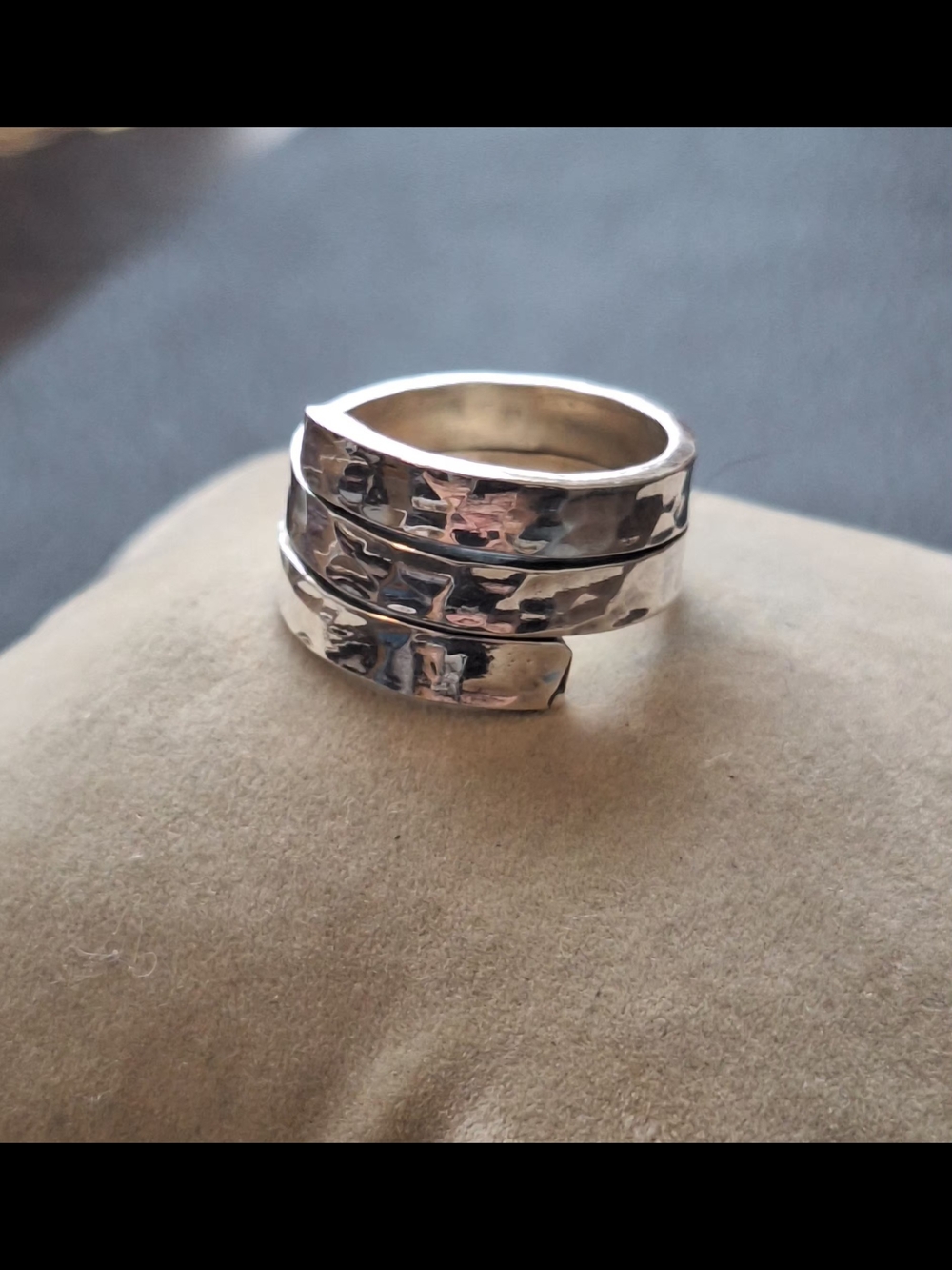 .925 Sterling Silver Hammered Wrapped Wide Band Ring Size 5.5 6.40 Grams Signed